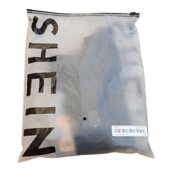 NIB Women's Shein Black Short Sleeve Halloween T-Shirt Size: Small (US 4) - Picture 5 of 5